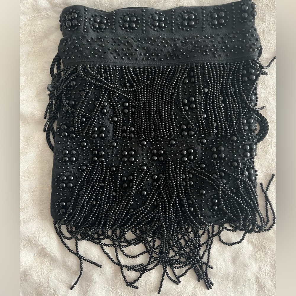 Beaded Staud Clutch